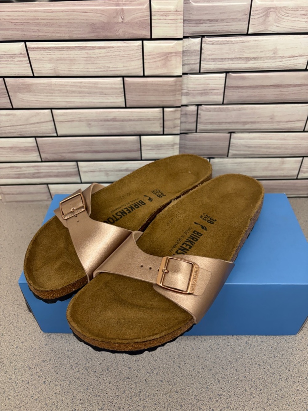 New Birkenstock Madrid BS Women’s size 38/7 US Copper New With replacement box - Picture 2 of 8